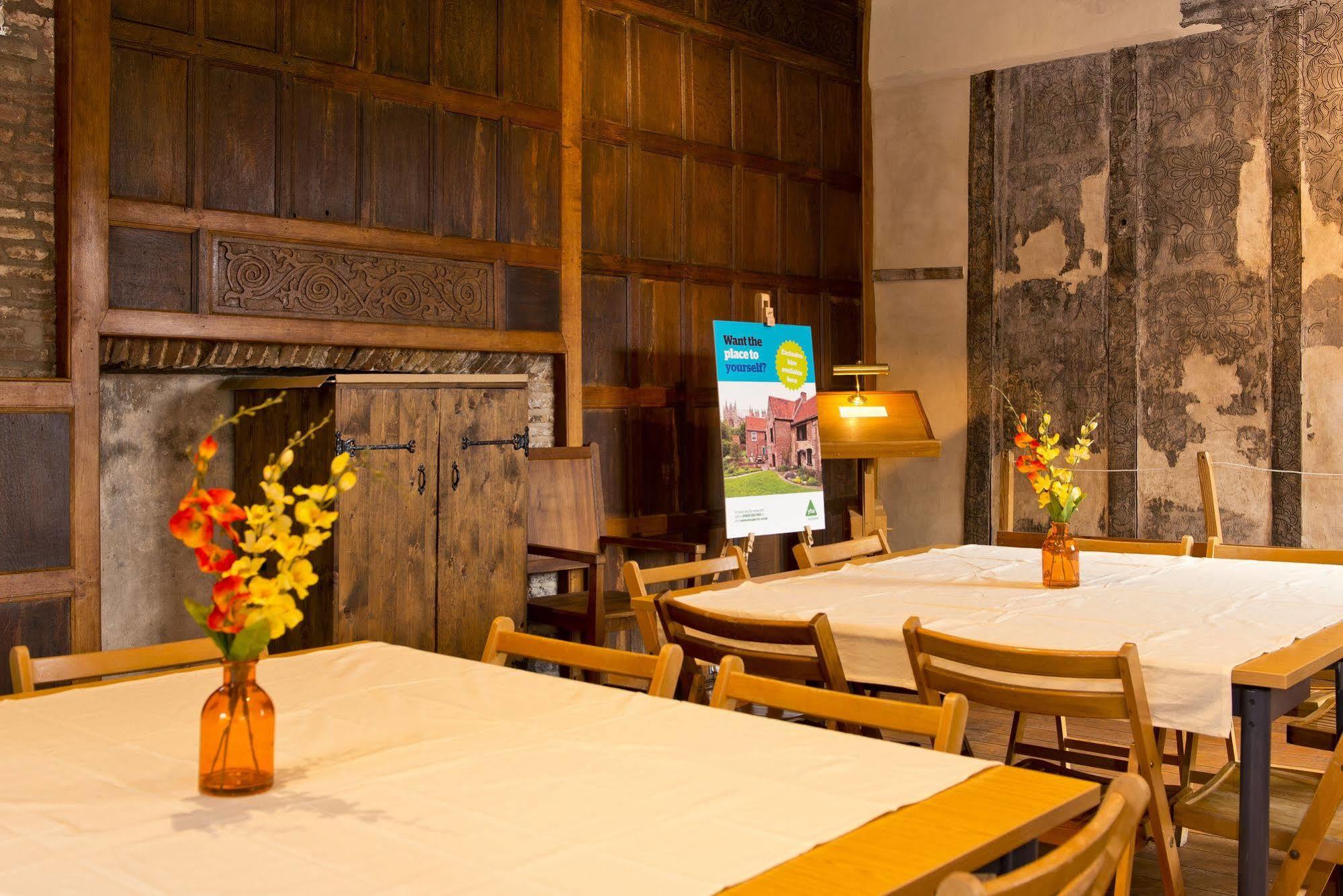 Yha Beverley Friary Екстериор снимка